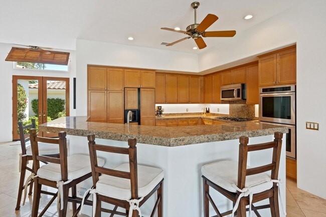 Building Photo - 57461 Spanish Hills Ln