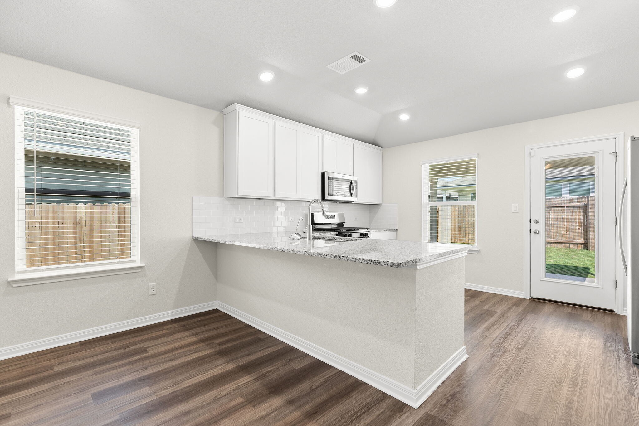 Building Photo - 821 Sun Grove Trl