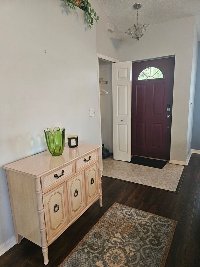 Building Photo - 2 BEDROOM 2 BATH HOME IN  PELICAN BAY GATED COMMUNITY