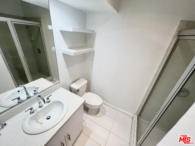 Building Photo - 1610 Camden Ave