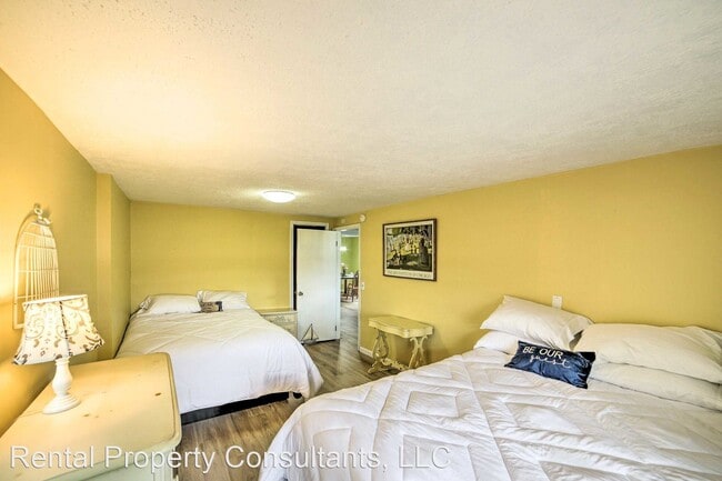 Building Photo - 3 br, 1 bath House - 3880 Bell Lake Dr. NE