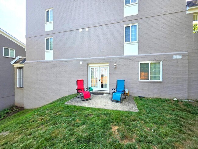 Building Photo - 4121 S Four Mile Run Dr