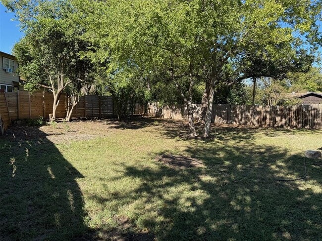 Building Photo - 5202 Provencial Dr