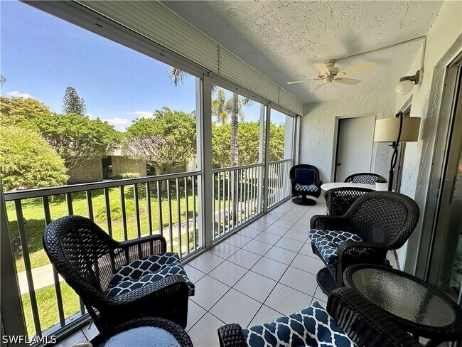 Building Photo - 555 Park Shore Dr