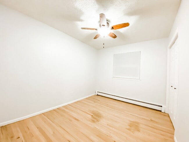Building Photo - 5033 Pineridge Ave