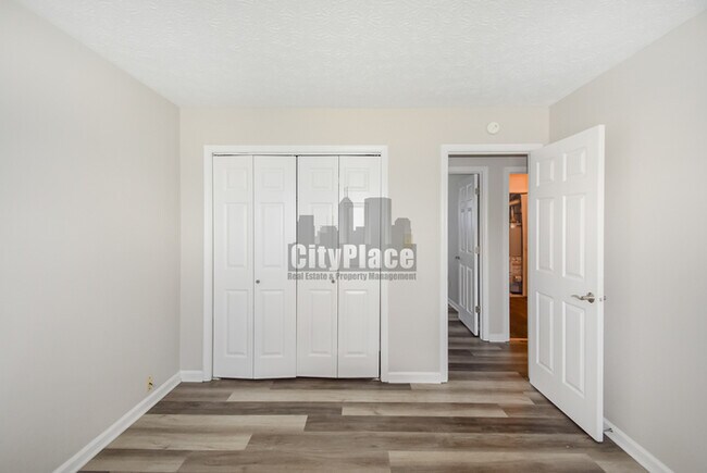 Building Photo - 6830 Medallion Dr