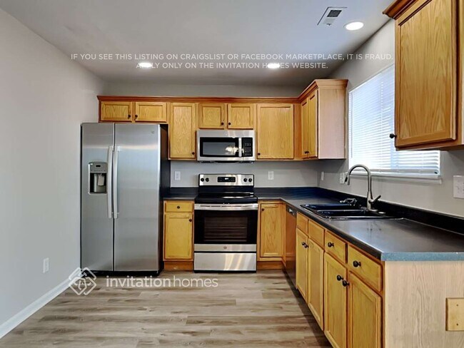 Building Photo - 4560 Gunbarrel Dr