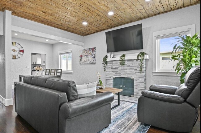 Building Photo - 424 Malverne Rd