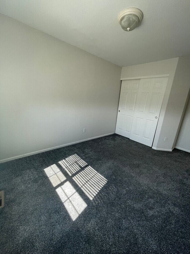 Building Photo - Wonderful Home w/ Breathtaking Mountain View! AVAILABLE 7/5
