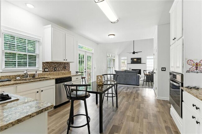Building Photo - 3625 Cherry Ridge Blvd