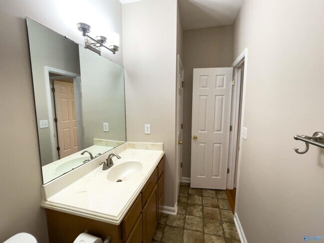 Building Photo - 107 Barrington Ct