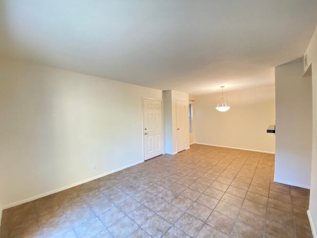 Building Photo - Beautiful Two-Bedroom Condo at The Reserve