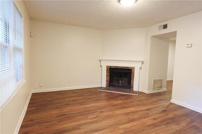 Building Photo - 5504 Estates Ct