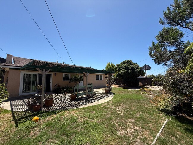Building Photo - Centrally Located Orcutt Single Story Home