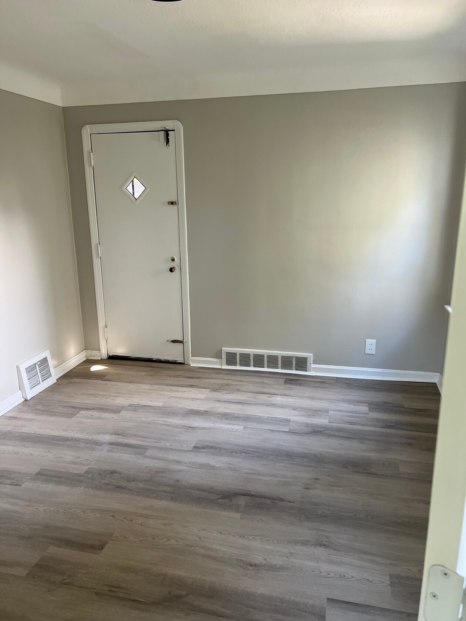 Building Photo - 17408 Invermere Ave