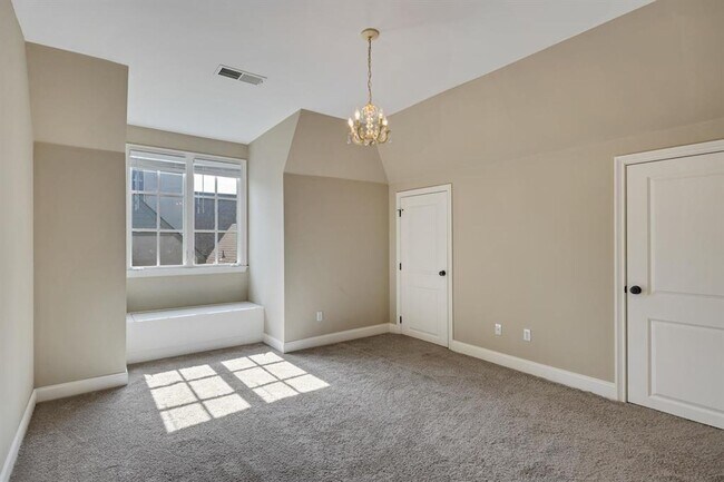 Building Photo - 6597 Heronswood Cove