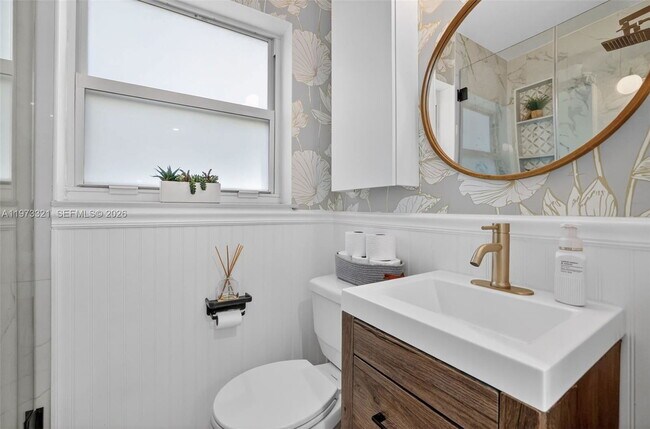 Building Photo - Southwest 23rd Street, Fort Lauderdale, FL 33315 - 2 BR 2 BA single-family home