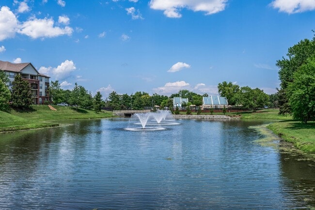 Building Photo - Beautiful Two Bedroom Green Hills Condo Wi...