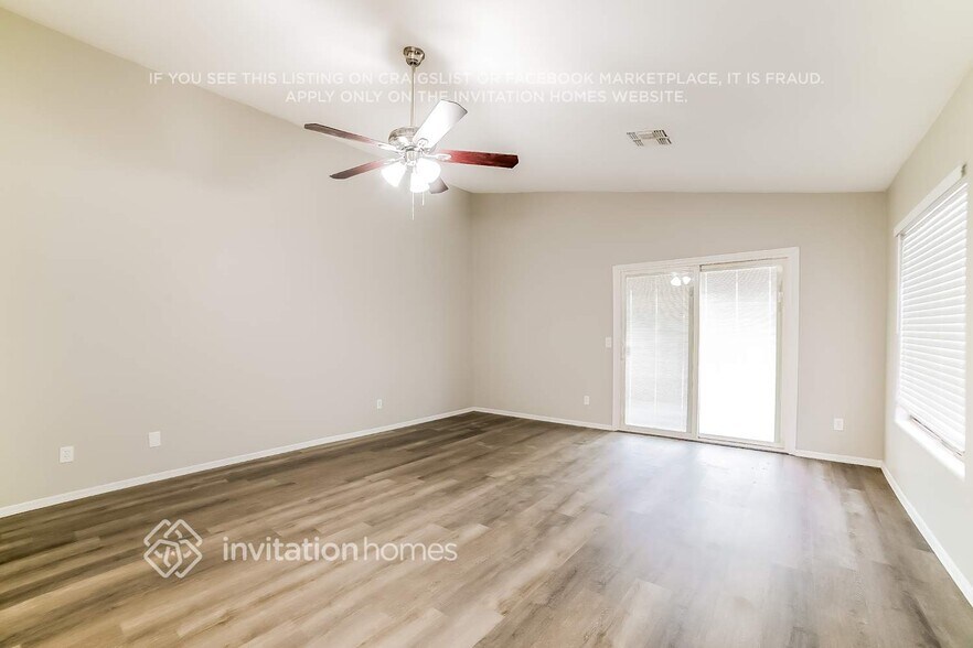 Building Photo - 3111 W Louise Dr