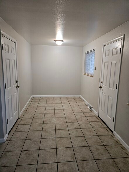 Building Photo - 10665 W Dakota Ave