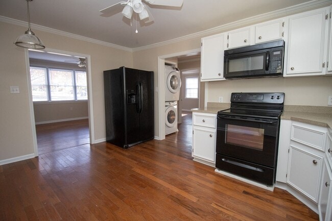 Building Photo - Charming 2-Bed, 1-Bath Home in Forest Acres!