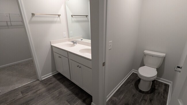 Building Photo - 109 Bottlebrush Dr