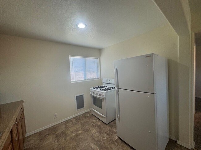 Building Photo - Mound House All Utilities Included Apartment