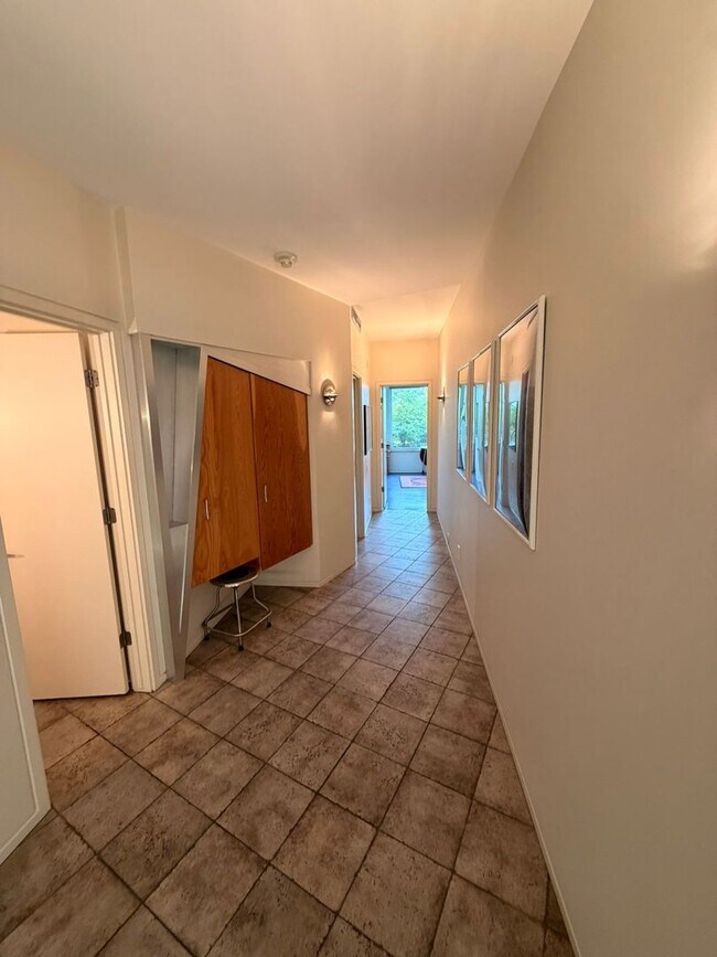 Building Photo - 640 K St