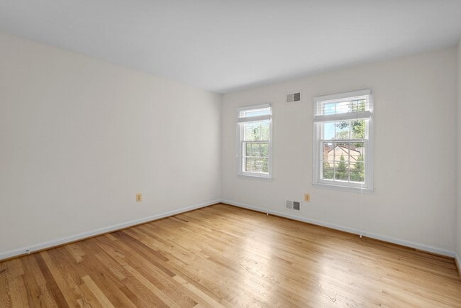 Building Photo - 4 Bed 3 Bath - Silver Spring Single Family...
