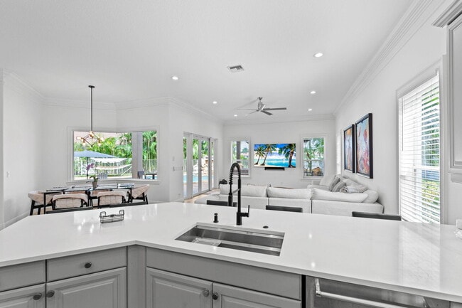 Building Photo - 12442 Equine Ln