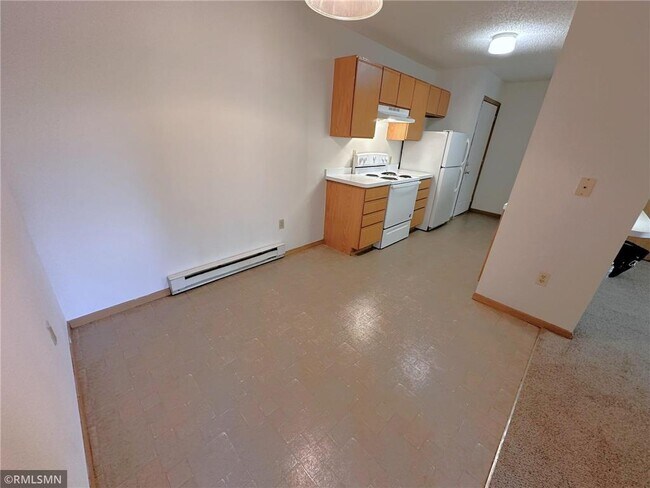 Building Photo - 560-580 Spring St