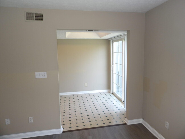Building Photo - 312 Bypass Plaza Dr