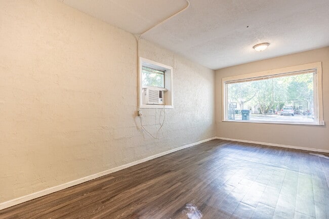 Building Photo - 939 Field St