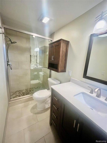 Building Photo - 5160 Orchard Crest