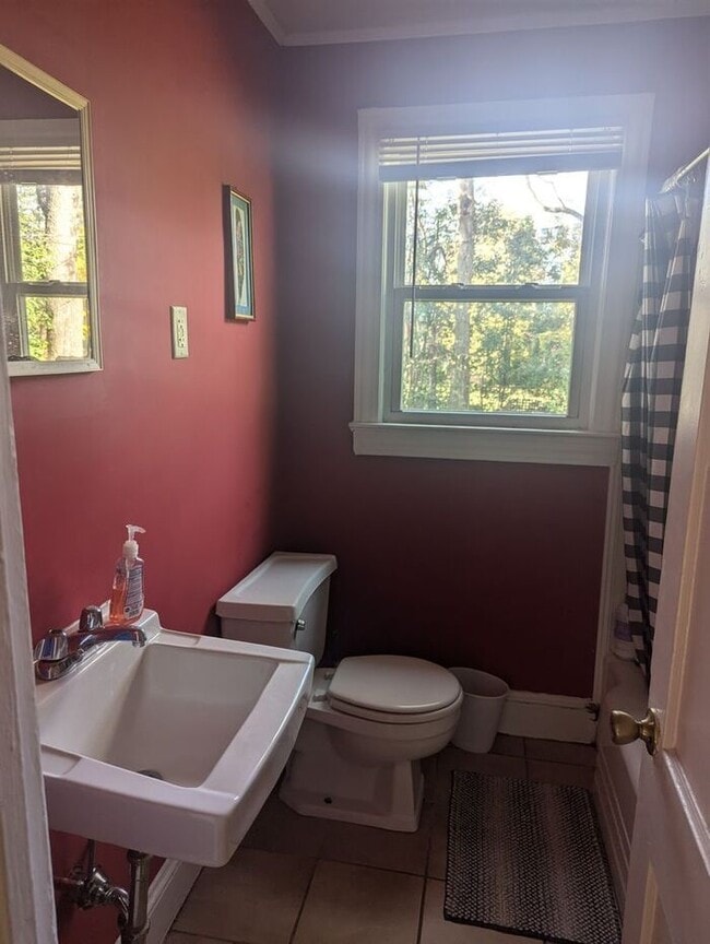 Building Photo - Ranch Home in NODA Area of Charlotte w/ Fe...