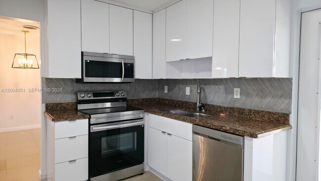 Building Photo - 670 NE 179th Terrace