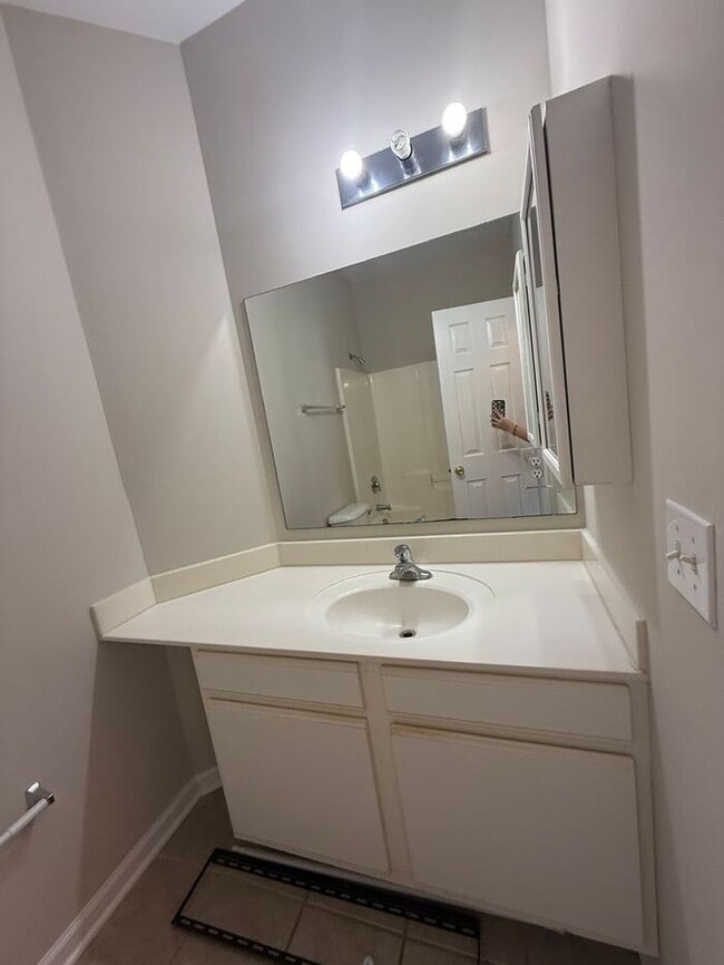 Building Photo - RENT SPECIAL! Freshly Painted! New Carpet!...