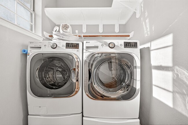 Building Photo - 14015 Wheatbridge Dr