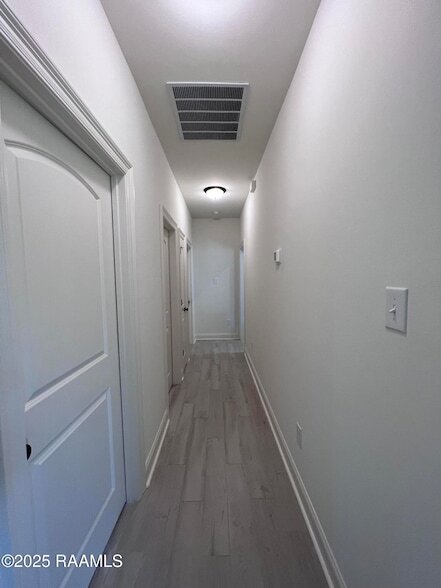 Building Photo - 107 Tenor St