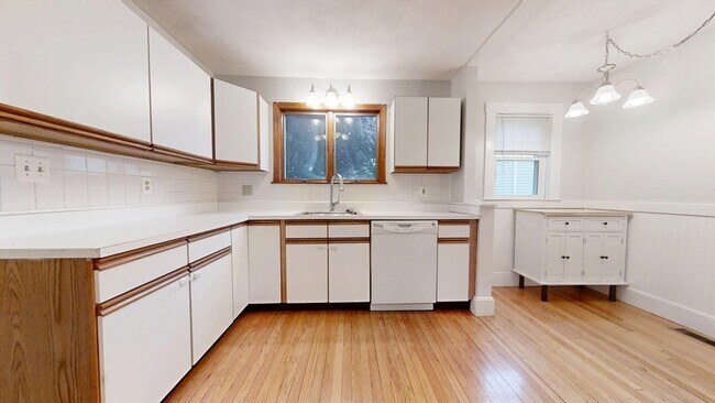 Building Photo - 28 Hibbard Rd