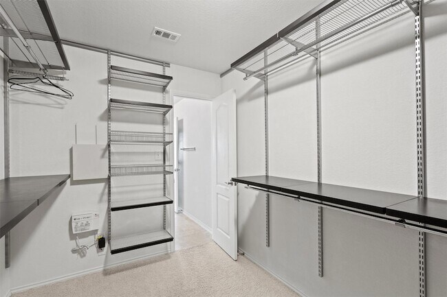 Building Photo - 12036 Pecangate Way