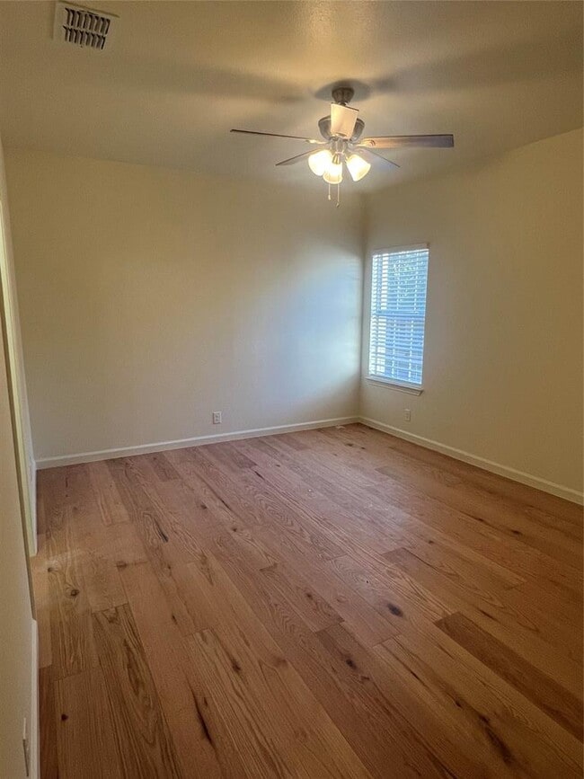 Building Photo - 5404 Martin Ave