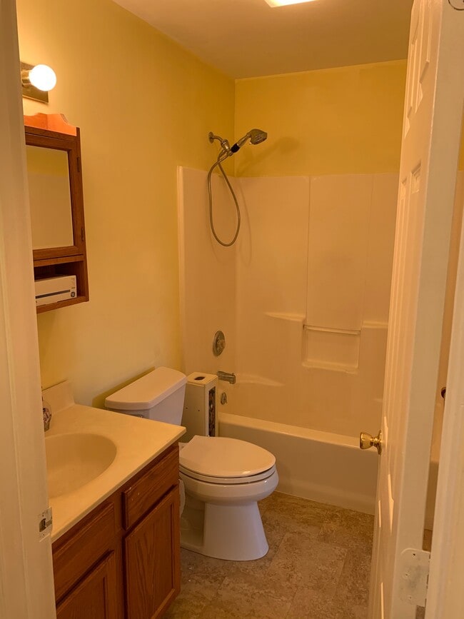 Building Photo - 225 Bell Ringer Ct
