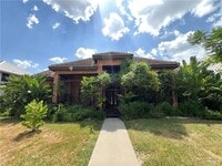 Building Photo - 500 S Woodland Dr