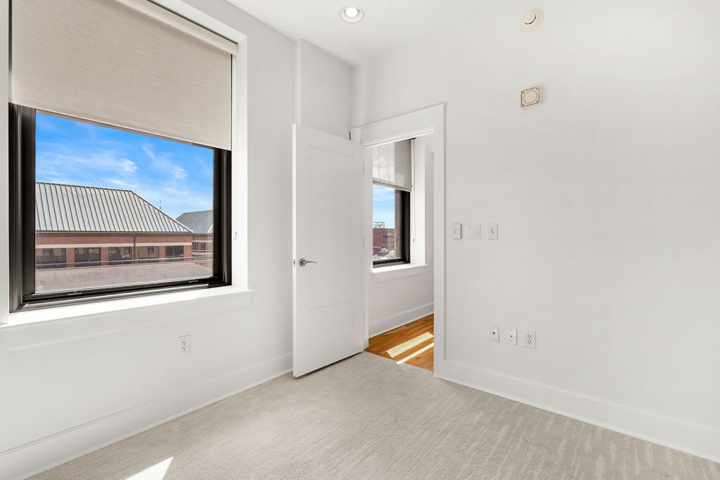 Building Photo - 531 S Gay St