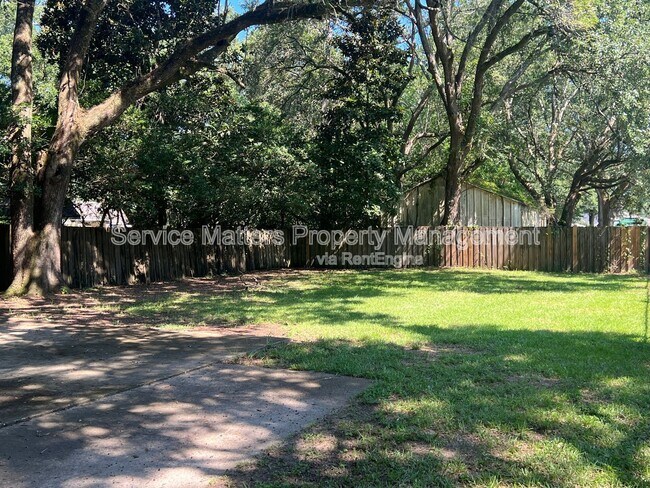 Building Photo - 5067 Serry Ln