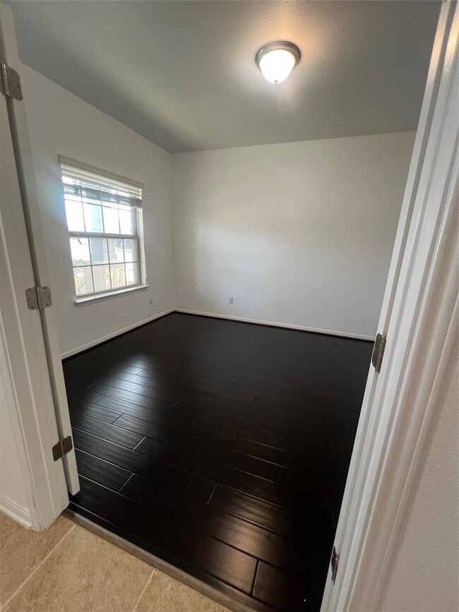 Building Photo - 1508 Daylily Loop