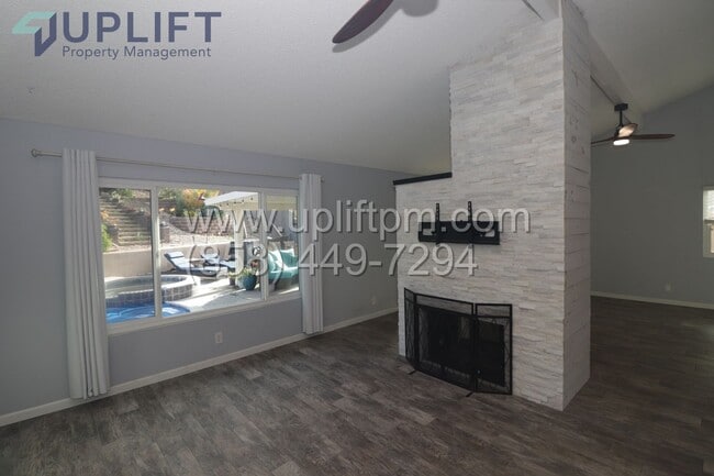 Building Photo - Beautiful 3 Bed, 2 Bath Home in Santee