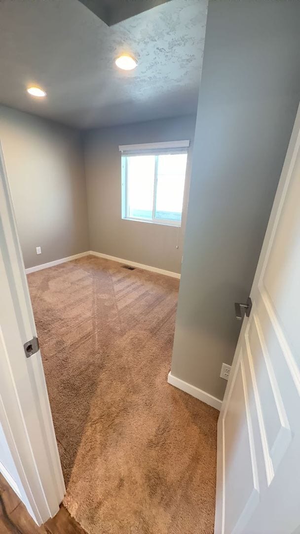 Building Photo - 2 Bedroom / 1 Bathroom in NE Bend
