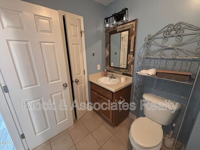Building Photo - 2228 Stornoway Ct